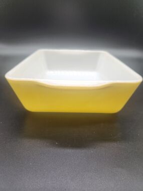 Vintage Yellow Pyrex Cassorole Baking Dish